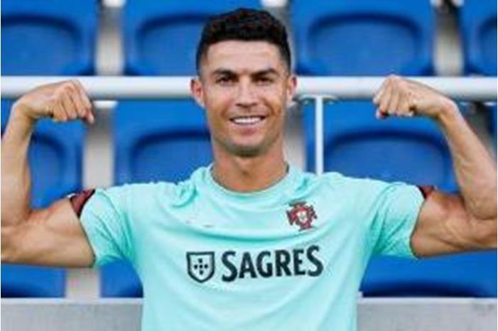 كريستيانو رونالدو يتوّج بجائزة هداف اليورو بشكل رسمي 2021062512080181