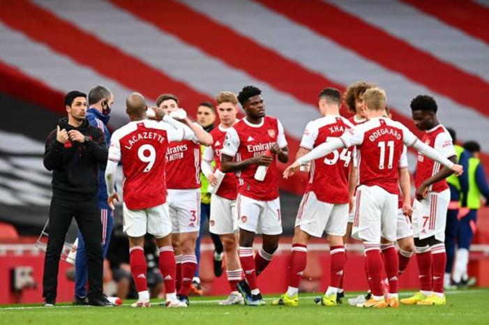 "كرش" نجم أرسنال يثير غضب الجماهير https___paininthearsenal.com_wp-content_uploads_getty-images_2017_07_1307047002-850x560