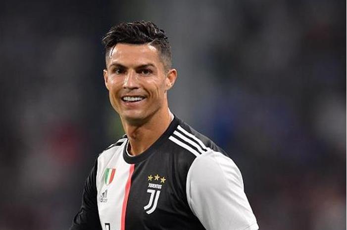 99-143500-cristiano-ronaldo-mustache_700x400