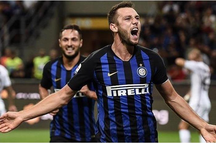 98-233504-inter-defender-prefers-mbabe-over-ronaldo_700x400
