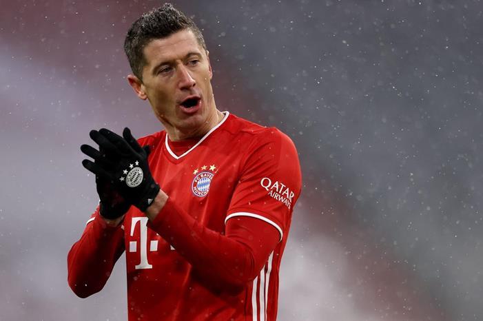 ليفاندوفسكي يحصد جائزة لاعب العام في ألمانيا image