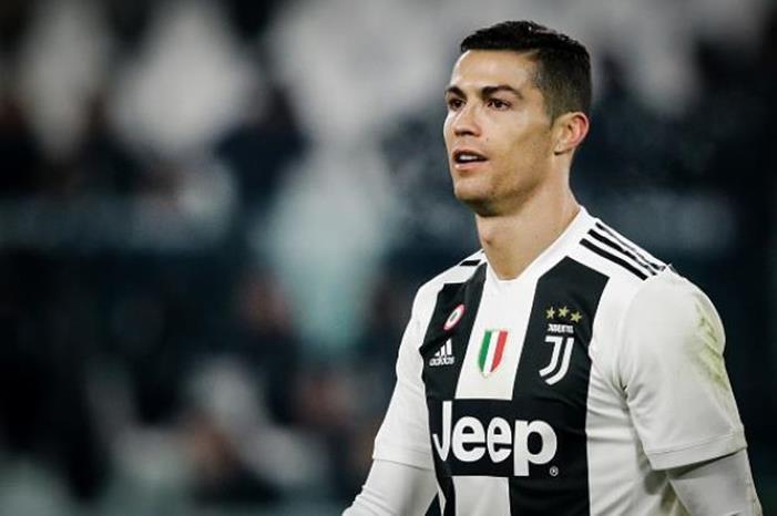 كريستيانو رونالدو يصل مقر تدريبات يوفنتوس - شاهد فيديو 1551866090-1