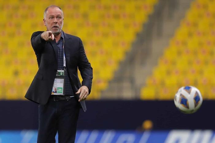 النصر يودع مينيز ويفاجئ حمد الله وأبوبكر E0KsHXGXEAAlqij