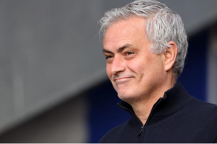 هذا ما قاله مورينيو بعد تعرض سبينازولا لإصابة قوية مورينيو-يتصل-بنجم-ريال-مدريد-لجلبه-إلى-روما