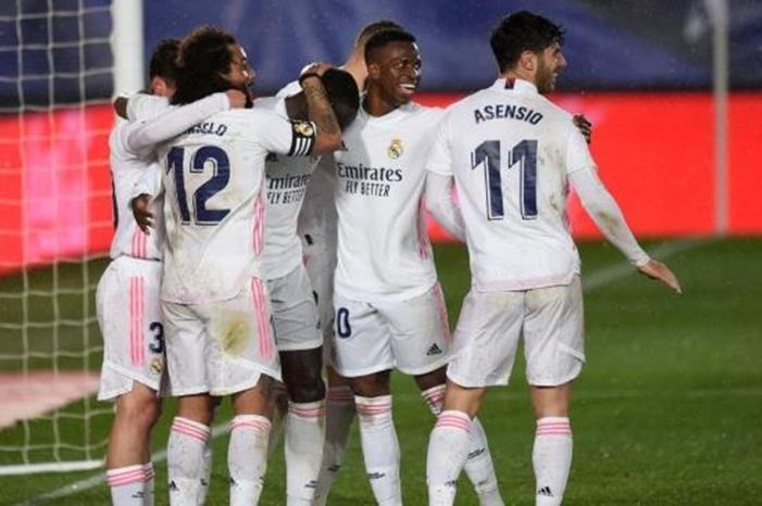 مدريد يتفاوض لضم خليفة كاسيميرو ومانشستر يهدد  GettyImages-1301283366-1