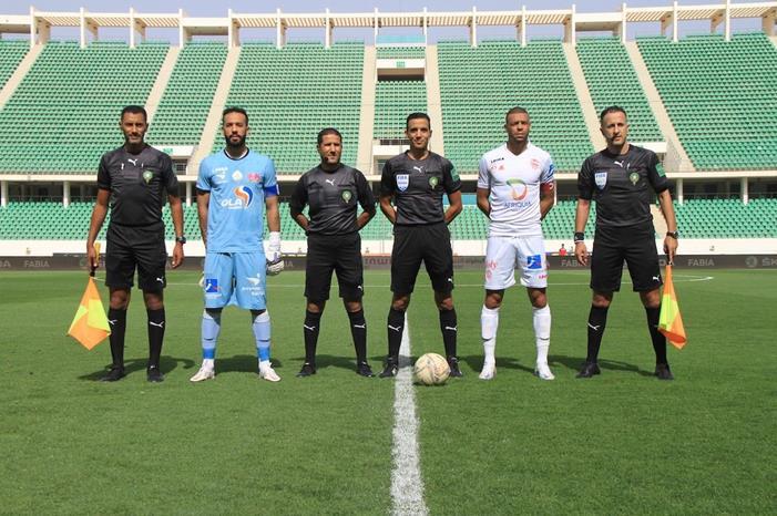 الرجاء يقترب من خسارة الدوري المغربي قبل النهائي الإفريقي البطولة-الوطنية-الإحترافية-22إنوي22..-التعادل-السلبي-يحسم-المواجهة-بين-حسنية-اكادير-وضيفه-الرجاء-الرياضي