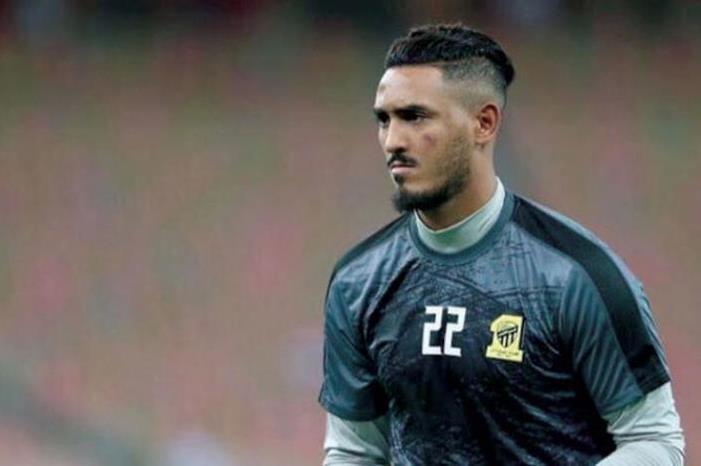 فواز القرني يلمح لـ رحيله عن الاتحاد إلى النصر فواز-القرني