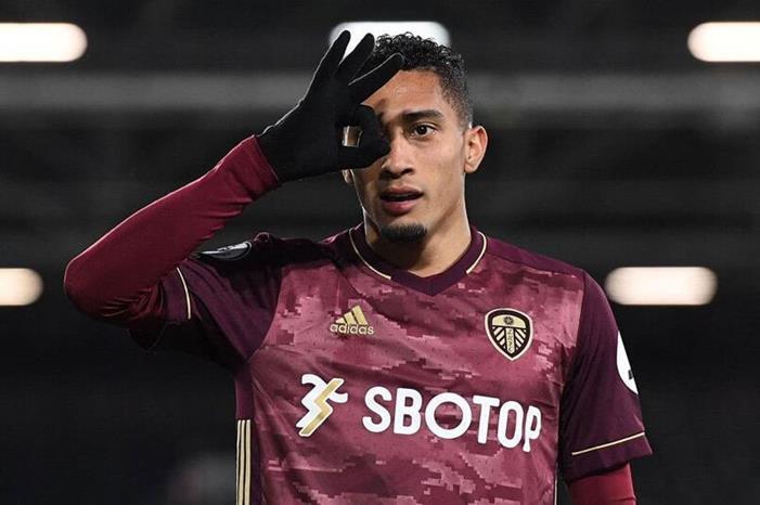 تفاصيل عرض برشلونة لليدز يونايتد لحسم صفقة ضم رافينيا raph