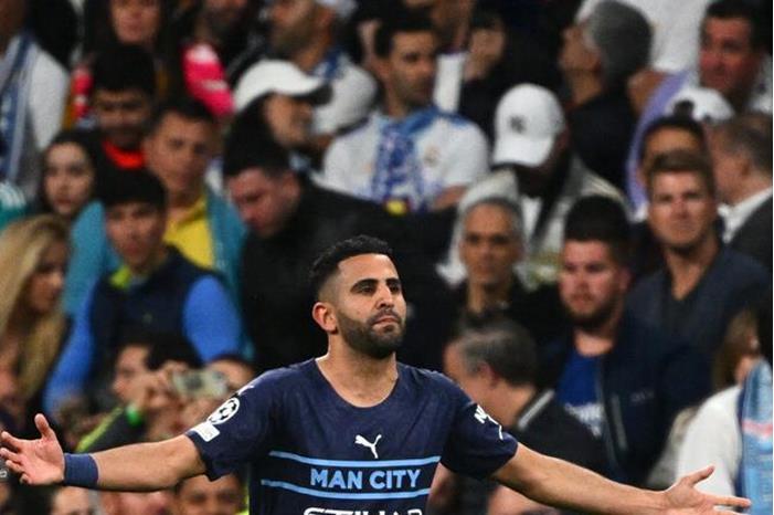 هاتف محرز يثير حفيظة متابعيه (صورة) 62d5162a42360457a124afa7