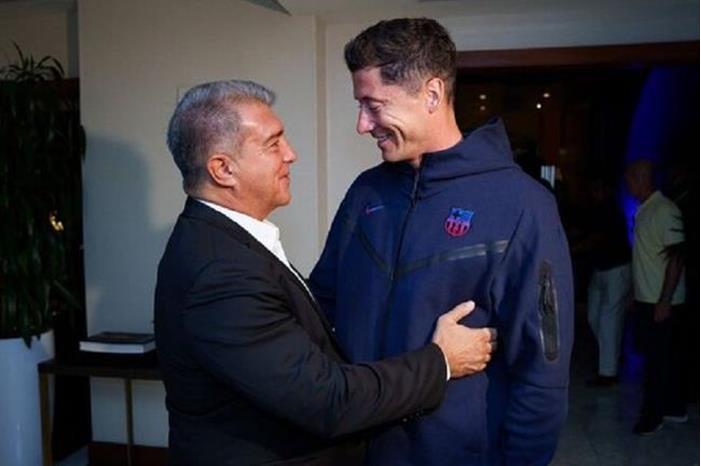 62d59a2442360420be15b82d