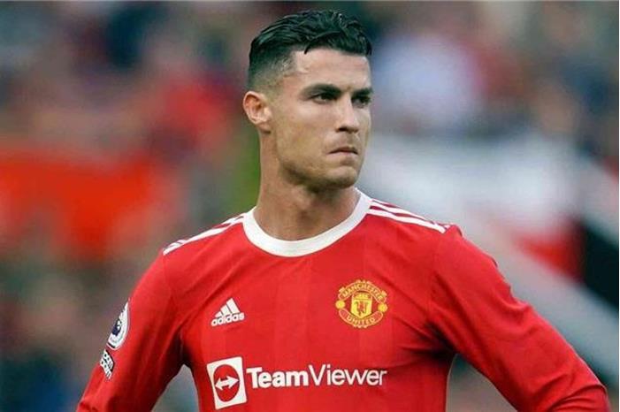 رونالدو يتخذ قرارًا جريئًا لتسهيل رحيله عن مانشستر يونايتد large