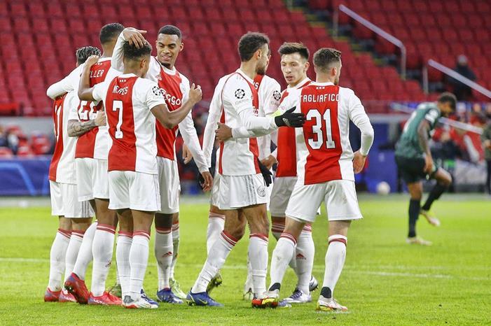 كورونا يلغي ودية فرانكفورت وأياكس -998231764