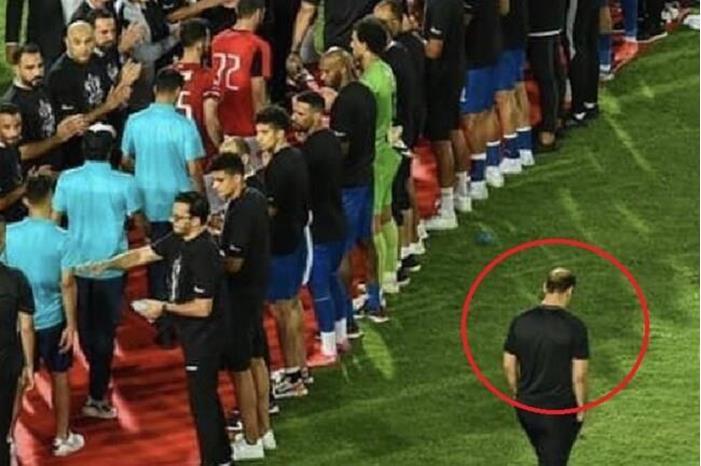 علاء مبارك يعلق على حركة سيد عبد الحفيظ (فيديو) 62daa23c4c59b73ae80b7d7c