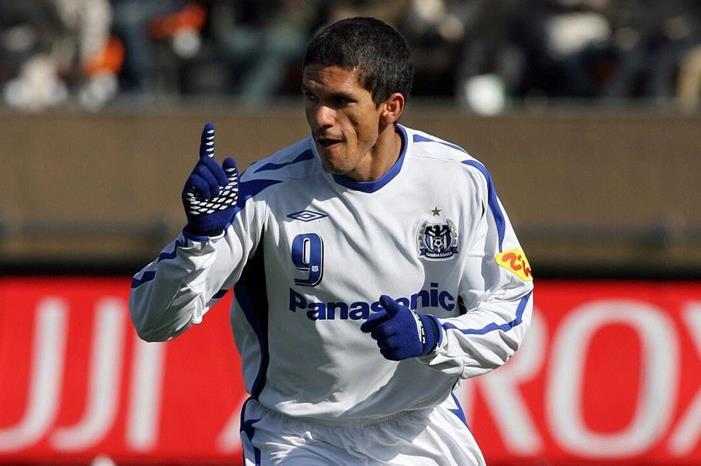 هدافو دوري أبطال آسيا: ماغنو الفيس (غامبا أوساكا) 2006 Magno-Alves-2