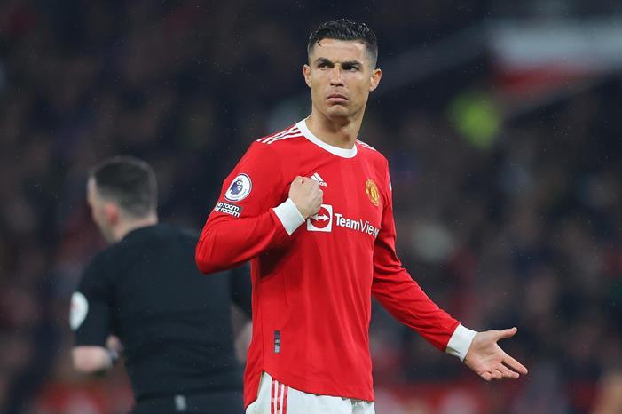 وصول رونالدو لمقر تدريبات مانشستر يونايتد GettyImages-1396861391