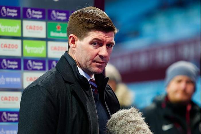 عقوبات غريبة يحكم أسطورة ليفربول السابق بها فريقه 62e247264c59b704e6620540