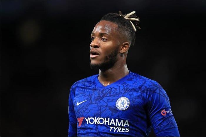 إيفرتون يستعد لإبرام صفقة رباعية من تشيلسي 213517