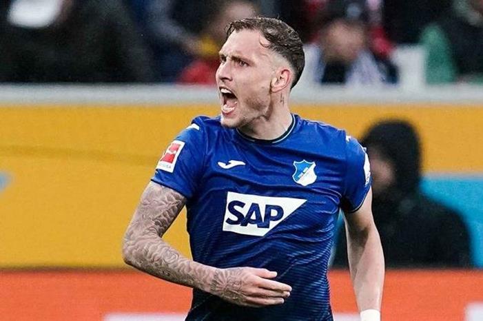 David-Raum-celebrating-for-Hoffenheim
