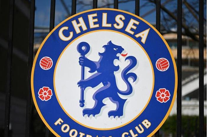 بالفيديو.. تشيلسي يعلن عن قميصه الأساسي للموسم الجديد 62c6a2e042360435dd46b45f