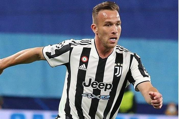 aaeldeeb_fc_zenit_saint_petersburg_vs._juventus,_20_october_2021_52_(arthur_melo)