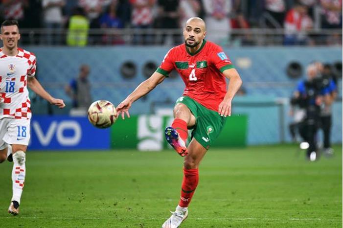 عملاق الدوري الإنجليزي يبدأ المفاوضات لضم المغربي أمرابط 64ad527c4c59b779ea6a5529