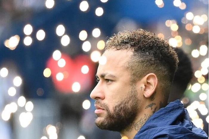 نيمار يكشف موقفه من الاعتزال الدولي ومستقبله مع سان جيرمان 64b8f9fe4c59b7796e1db9c3