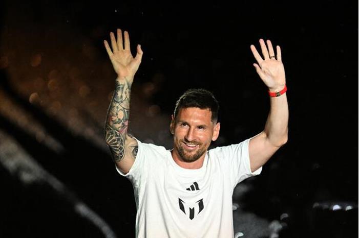 ميسي يفعلها مجددا.. قفزة هائلة لإنتر ميامي على مواقع التواصل الاجتماعي 64b8bf0a42360423b97eccd7