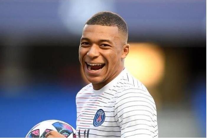 تعويض ميسي يدفع الهلال لضم صفقة مدوية corr_467_koo_467617