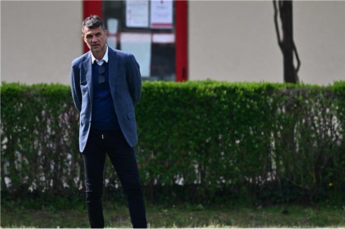 مالديني يحصل على عرضين afp_20230411_20230411-afp_33cy9bn_afp