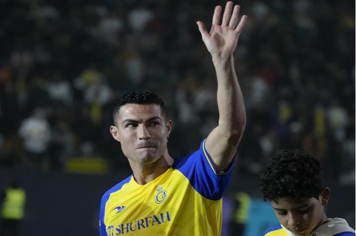 رونالدو يعلق على تعادل النصر السعودي مع باريس سان جيرمان 64c0270642360441dd5a4419