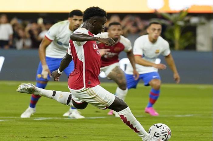 أرسنال يهزم برشلونة بخماسية (فيديو) 64c2697e4c59b763b077e770