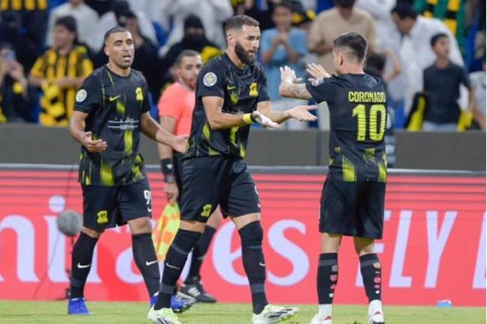 بنزيما يسجل مجددا ويقود الاتحاد السعودي لبلوغ ربع نهائي كأس العرب للأندية (فيديو) 64c6cdd54c59b714906f4458