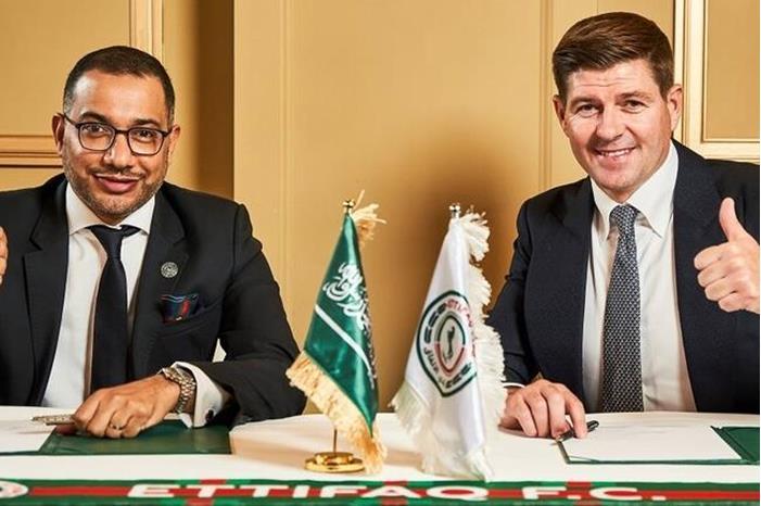 رسميا.. أسطورة ليفربول ينتقل للعمل في الدوري السعودي 64a30fd042360413355db8cd