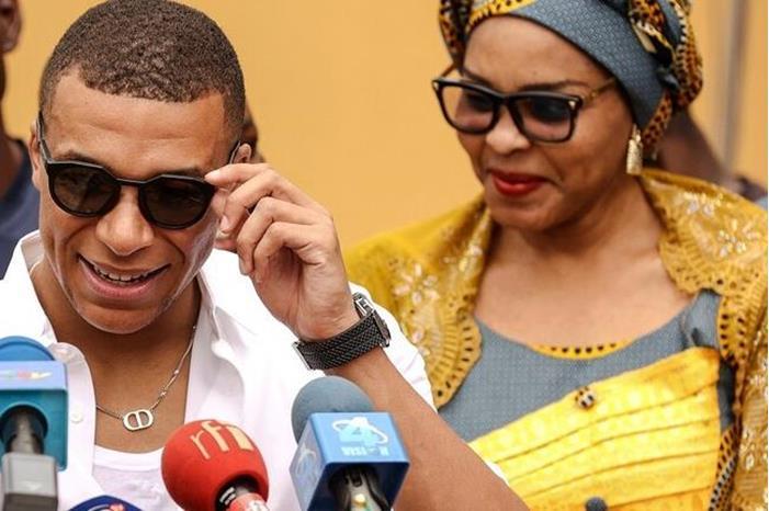 مبابي يفتح النار على باريس سان جيرمان.. ويصعق ميسي ورونالدو 64a95b054236044cd608a786