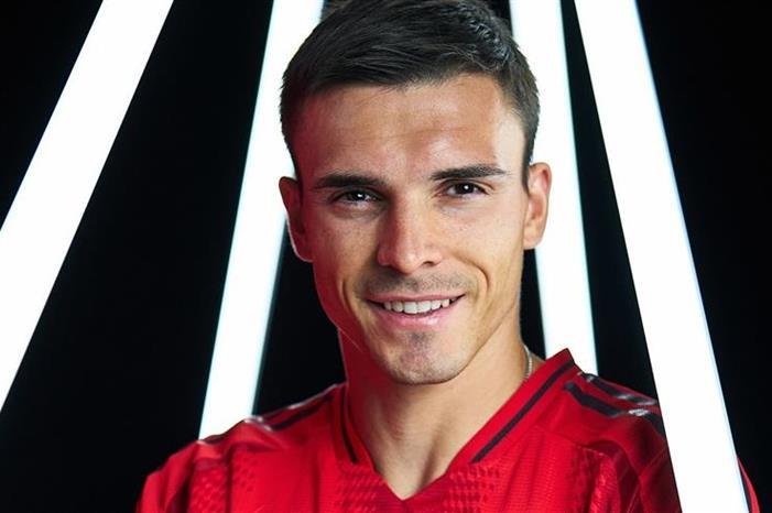 بايرن ميونيخ يعلن التعاقد مع بالينيا 202471114111646R8