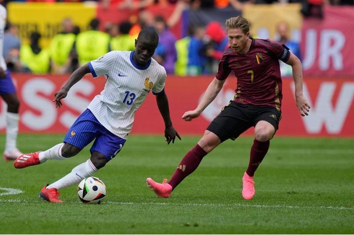 فوز صعب لفرنسا على بلجيكا بأمم أوروبا 113599-فرنسا-ضد-بلجيكا-(2)