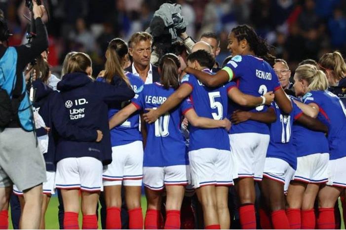 فرنسا تتأهل لكأس أوروبا 2025 للسيدات 5
