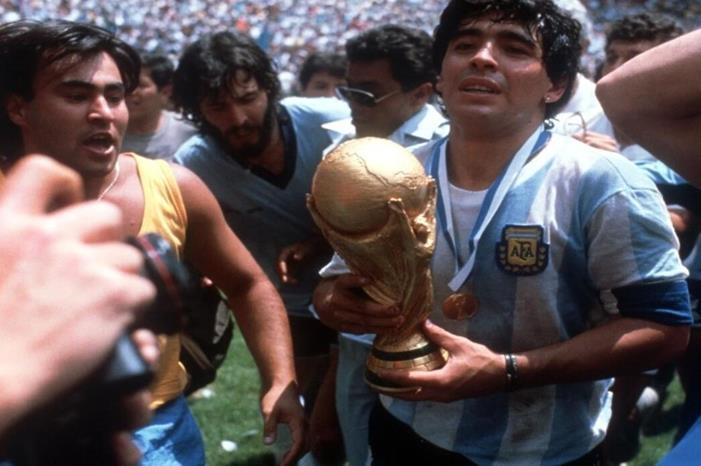 عرض قميص أسطورة الأرجنتين في مونديال 1986 في مزاد علني 669f6c12423604018c0809f3