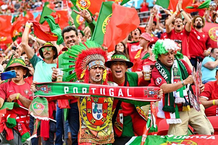 513773-جماهير-البرتغال-فى-المدرجات