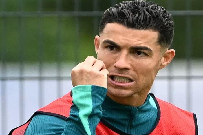 قناة بريطانية تدفع ثمن سخريتها من رونالدو! 668690434c59b77b035570fa