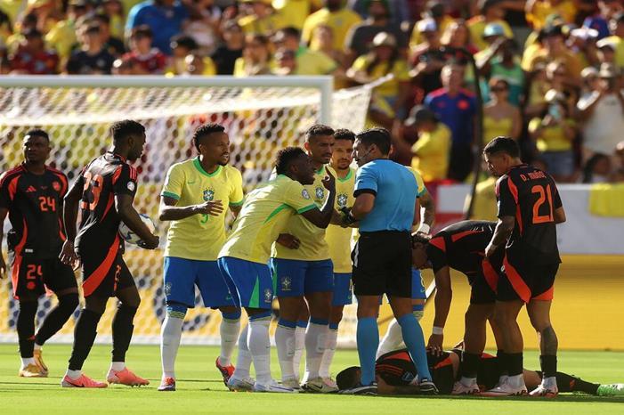 اعتراف رسمي بأحقية منتخب البرازيل في ركلة جزاء أمام كولومبيا بكوبا أمريكا 668631f34c59b75f01118a8f