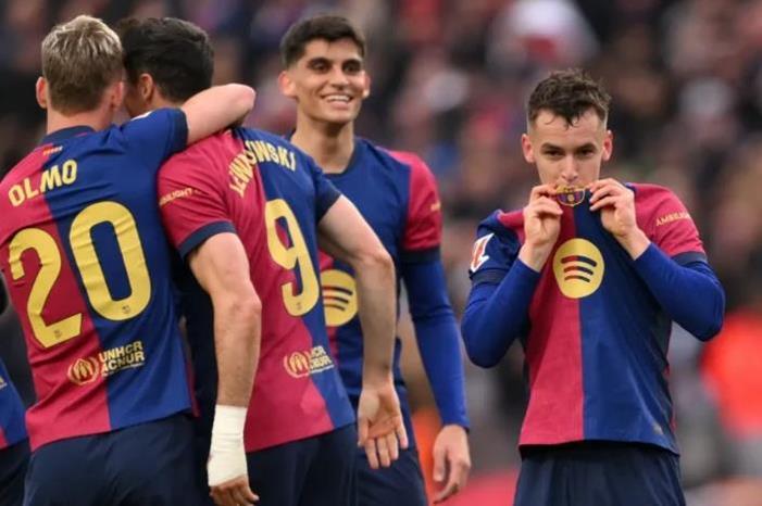 لاعب برشلونة على رادار مارسيليا وأياكس Capture