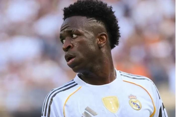 قنبلة الصيف.. عقد فينيسيوس للبيع بسعر صادم Capture