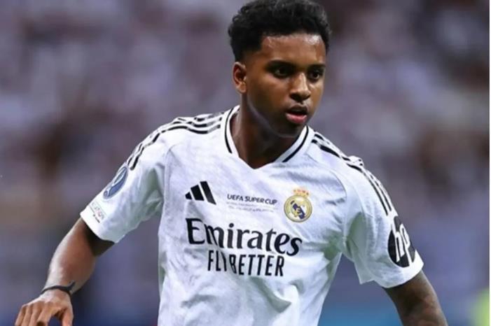 دياز يفتح طريق ليفربول أمام رودريغو Capture