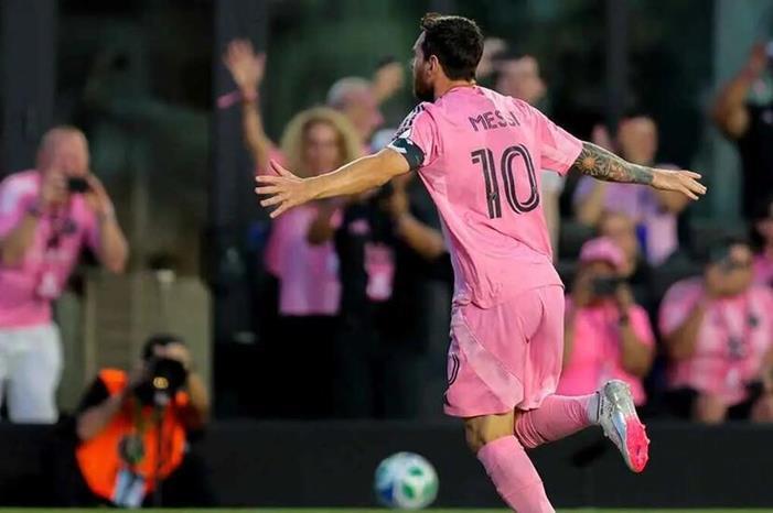 68737028423604557e409019