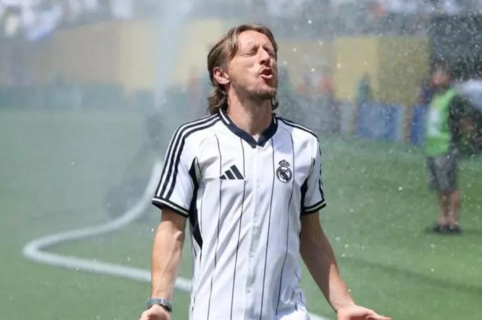 مودريتش بعد رحيله عن ريال مدريد: أنا سعيد جداً Capture