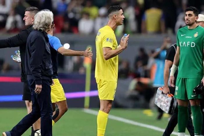 6876135c42360456ea3a0b04