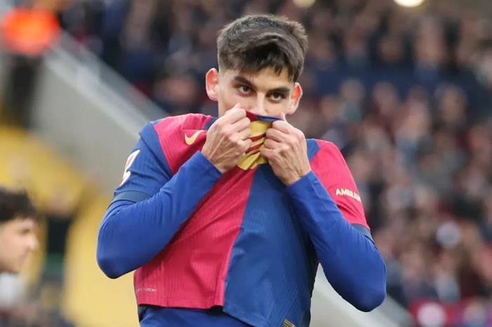 جيرارد مارتين: لامين يامال مرعب في التدريبات.. ولن أنسى خطأ دومفريس Capture