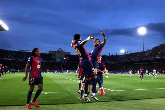 الكونغو تنقذ برشلونة من كبوته المالية Capture