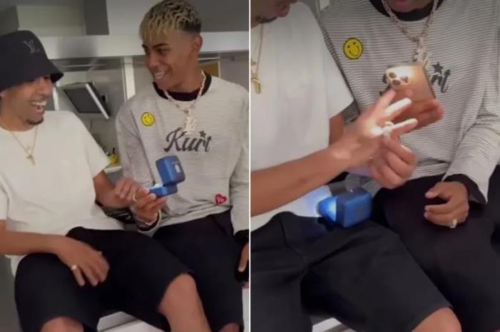 شاهد.. لامين جمال يقدم لوالده هدية باهظة الثمن Capture